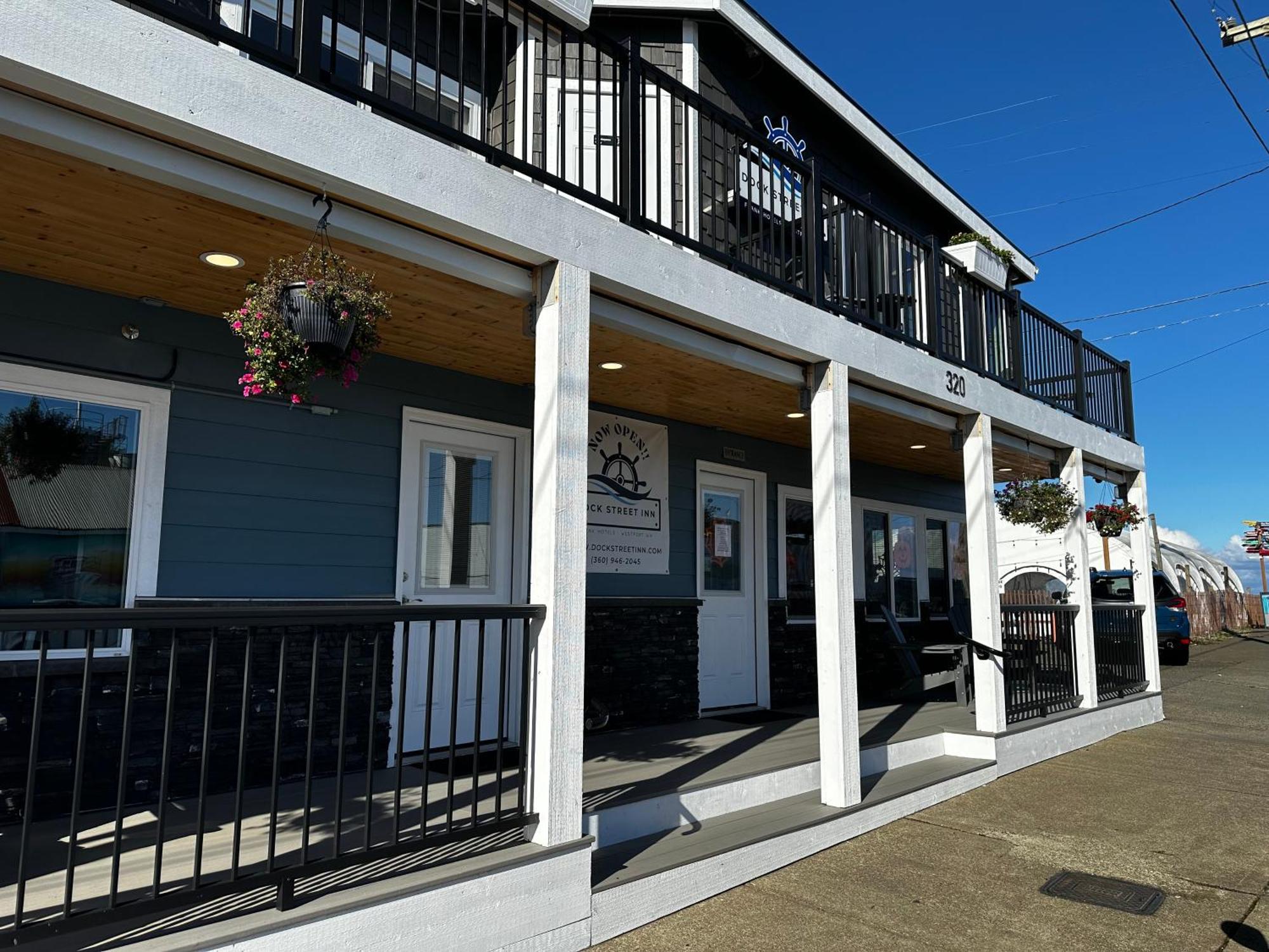 Dock Street Inn Westport Extérieur photo