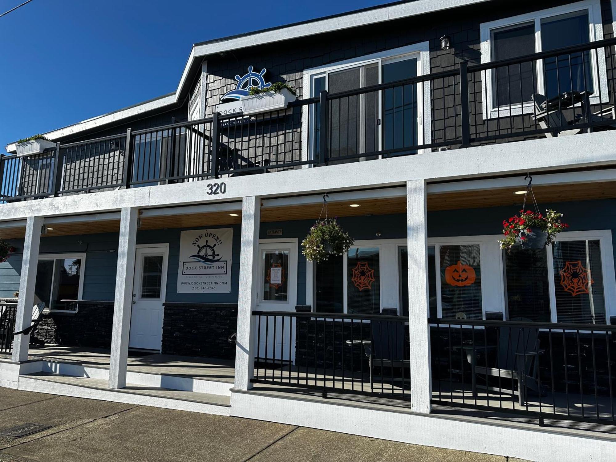 Dock Street Inn Westport Extérieur photo